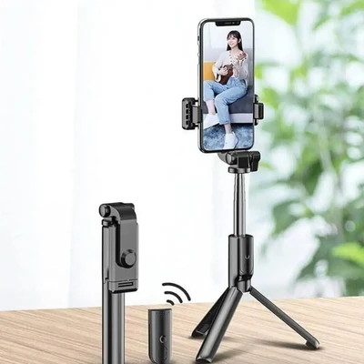 Q07 Bluetooth Selfie Stick with Light and Bluetooth Remote Control.